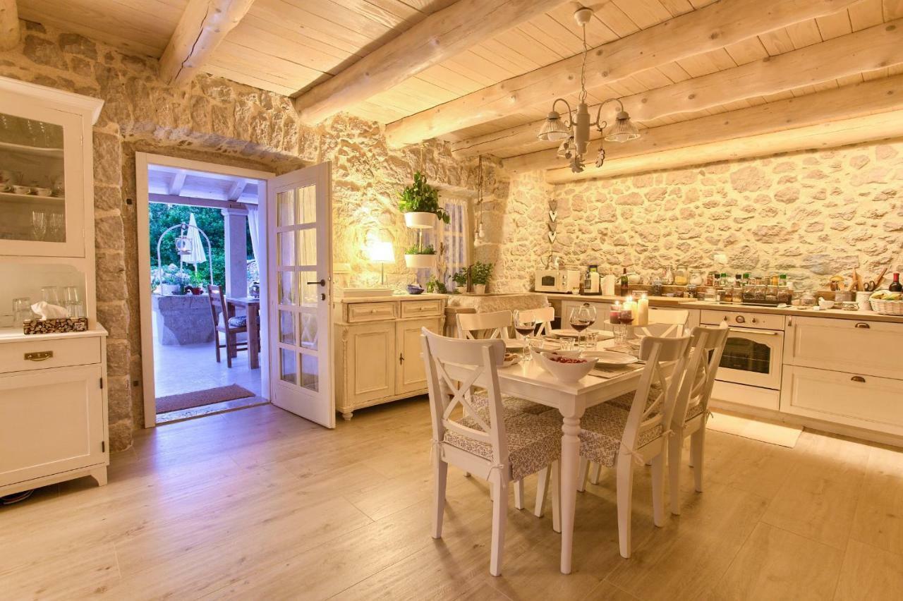 White Cottage Heritage House Čižići Dış mekan fotoğraf
